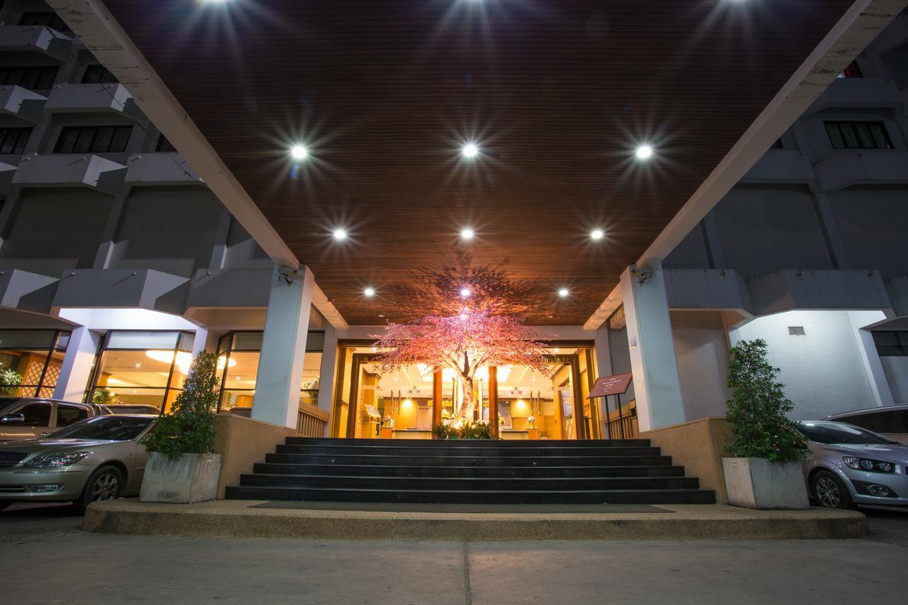 Seeharaj Hotel Uttaradit Exterior photo